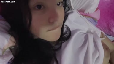 Background nonton video viral Bocil Sange Dood Omek Dikamar Nikmatin Suasana